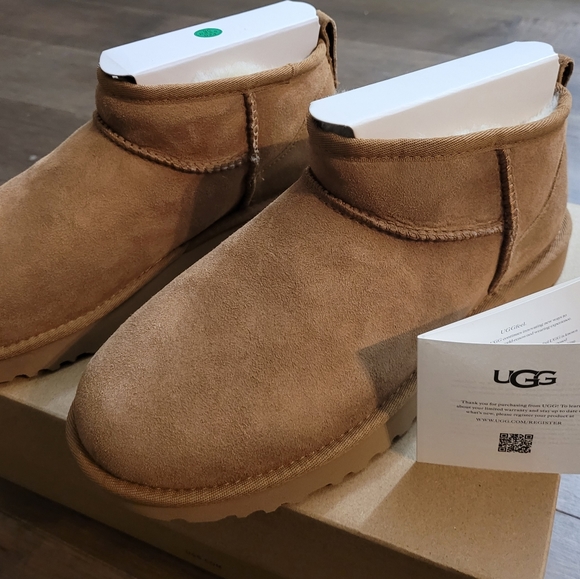 UGG Shoes - Nwt Ugg Ultra Mini Chestnut sz.8